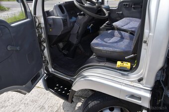 Nissan Cabstar trojstranný vykápač s rukou - 17