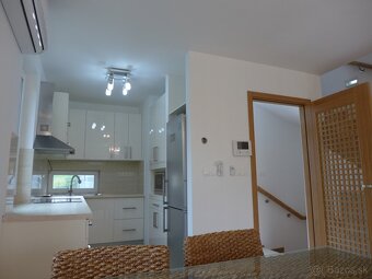 Luxusný 5i RD, 2x parking, 2x TERASA, 3x kúpeľňa, Pezinská - 17