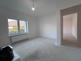 Rodinný dom - kompletná rekonštrukcia - Hrachovište - 17