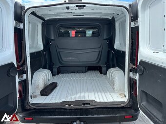 Renault Trafic 2.0 dCi, 30 915km, Pôvodný lak, 6 miestne, SR - 17