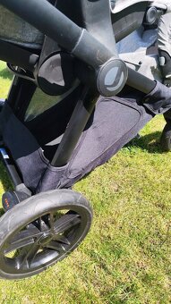 Kočík Jané trojkombinácia plus isofixová základňa - 17