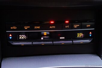 Mercedes-Benz E E220 cdi Avantgarde / TOP STAV / MATRIX LED - 17