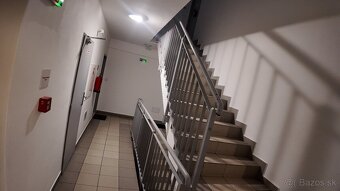 Krásny 3izb byt so zariadením a vlastným parkovaním - 17