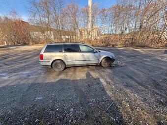Volkswagen Passat 1.9 tdi 81kw afn Rozpredam na náhradné die - 17