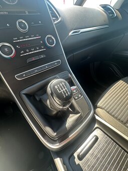 RENAULT GRAND SCÉNIC BLUE DCI 120 7M - 17