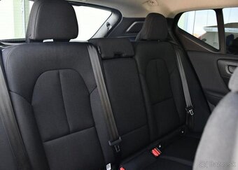 Volvo XC40 T3 PO SERVISE TAŽNÉ MANUÁL 120 kw - 17