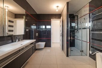 PREDAJ: 15 ročný rodinný dom - bungalov s veľkým pozemkom, P - 17