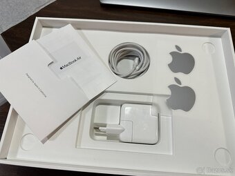 MacBook Air M1 13" 8/256 GB - 100% batéria a stav - 17