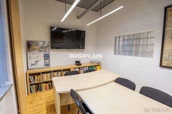 Na prenájom štýlové priestory na námestí pri hoteli Magura P - 17