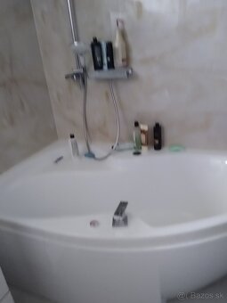 Prenájom 3i RD s krásnou záhradou a jacuzzi - 17