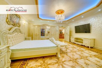 ZAUJÍMAVÁ CENAIMPOZANTNÁ RODINNÁ VILA-KRYTÝ BAZÉN-GARÁ - 17