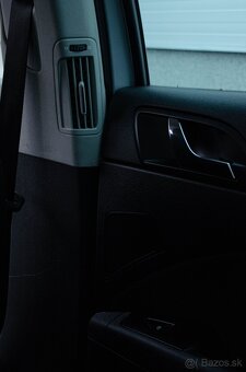 Škoda Superb Combi 2.0 TDI DSG - 17