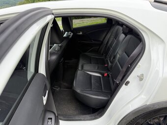 Predám Honda Civic 1.8 i-VTEC Executive 2013, 104 kW - 17