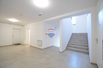 PREDAJ, 2-izbový byt, balkón, 60 m2 + Parking, Stará Lesná,  - 17