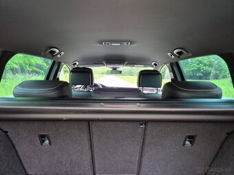 Volkswagen Passat B8 Variant 2.0 TDI Elegance 4Motion DSG - 17