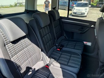Volkswagen Touran Cross - 17
