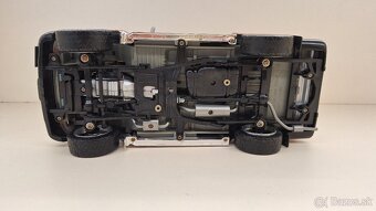 1:18 TOYOTA LAND CRUISER - 17