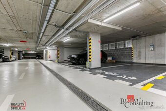 Príjemné rodinné bývanie v srdci Jégeho Aleje s parkovaním / - 17