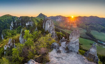 Chata s panoramatickým výhľadom na Súľovské skaly. - 17