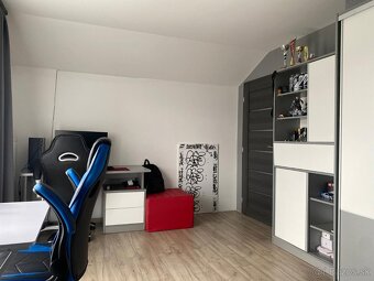 Predám 5 izb. rodinný dom a podnikateľský priestor - 17