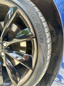 Tesla Model S 75 - 17