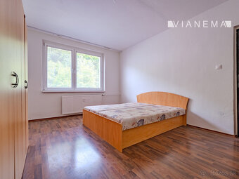 NA PREDAJ výnimočný 2-izbový byt, 74m2,Tr. Teplice, časť SNP - 17