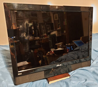 Predám hráčsky monitor Asus PG221 - 17