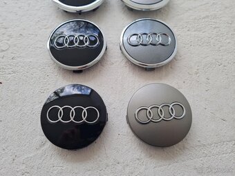 Stredové krytky - pukličky kolies AUDI - 17