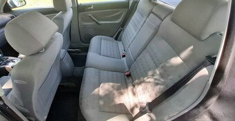 VW Passat HighLine 1.9TDi 96Kw - 17