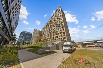 Na predaj 2-izbový byt v projekte Metropolis – výhľad, štýl  - 17