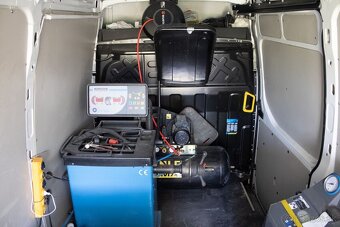 IVECO Daily 35S16 + Mobilný pneuservis - 17