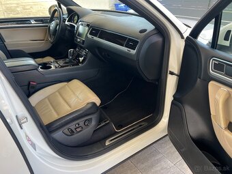VW Touareg 4.2 TDI V8 250kW EXCLUSIVE Panorama ACC WEBASTO - 17