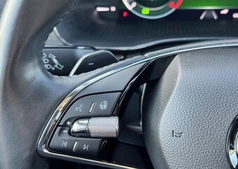 Škoda Octavia SCOUT 2.0 TDI DSG COMBI nafta automat 147 kw - 17