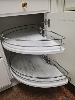 Moderná kuchynská linka so spotrebičmi - 17