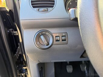 ► VW CADDY MAXI 1,6 TDI - 75 kW, 7 MÍST, PARK. SENZORY ◄ - 17