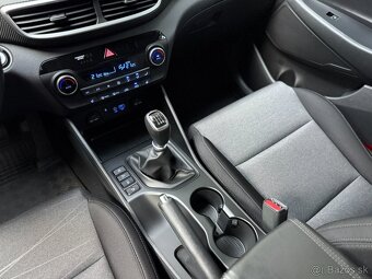 HYUNDAI TUCSON 1.6 T-GDI SMART 4x4 130kW/ SK AUTO/ 1.MAJITEĽ - 17