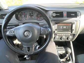Volkswagen Jetta 1.6 TDI Comfortline - 17