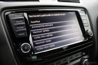 Škoda Octavia Combi 2.0 TDI DPF RS DSG - 17