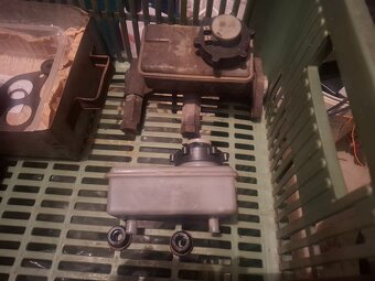 favorit - motor, prevodovka, ... - 17