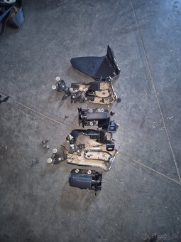 Predam diely Seat Alhambra 7N - 17