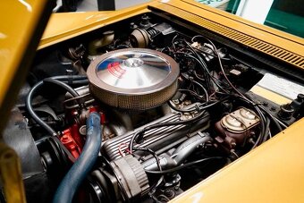 Chevrolet Corvette LT1 T-Top z roku 1971 - 17