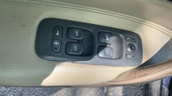 Volvo S60 2.4 - 17