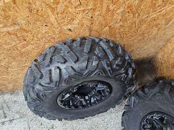kolesá Can Am tvorkolka - 17