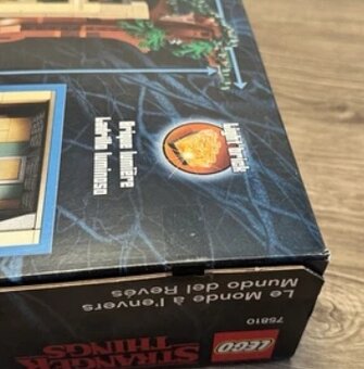 LEGO Stranger Things 75810 Upside Down - 17