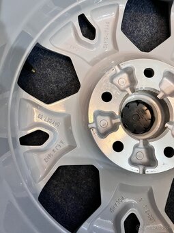 5x114,3 R16 Originál disky KIA Ceed - stav nových - 17