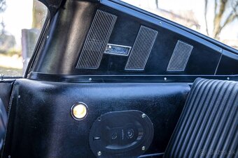 Ford Mustang Fastback - 17