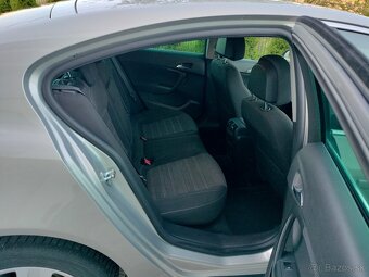 Opel Insignia 2.0 tdci -118 kW rok .2012 sedan - 17