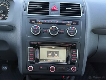 Volkswagen Touran 1,6 TDi HighLine - 17
