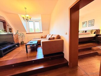 2-IZBOVÝ PODKROVNÝ BYT PO REKONŠTRUKCII S VÝHĽADOM NA SLAVÍN - 17