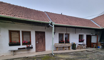 RODINNÝ a HOSŤOVSKÝ DOM,STODOLA a POZEMOK 2924m2 HRÁDOK-NMNV - 17